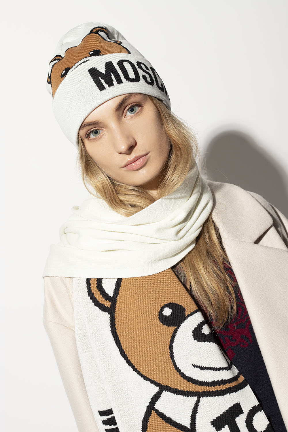 Moschino hat best sale and scarf